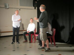 Photo de l'&eacute;quipe en jeu, compagnie professionnelle de th&eacute;&acirc;tre forum